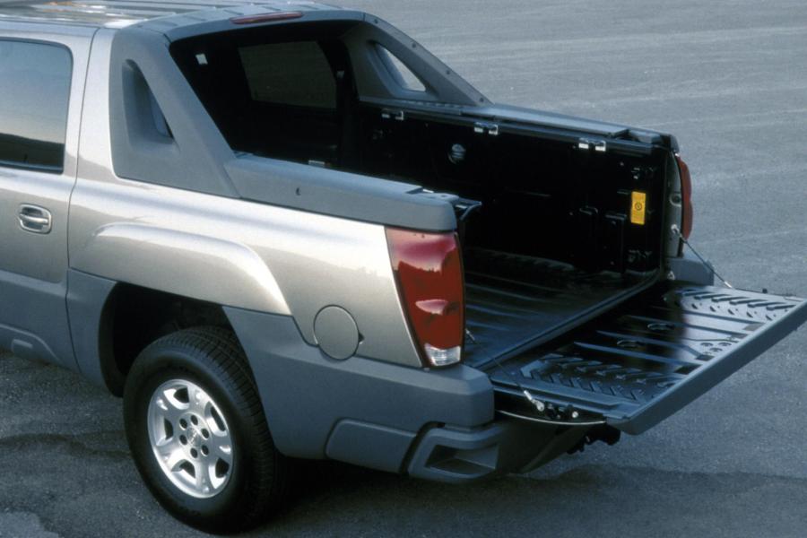  Chevrolet Avalanche 2002 года  (фото 71 из 93)